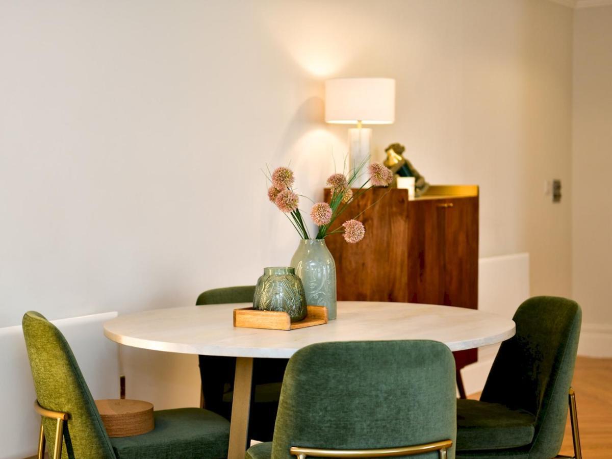Pass The Keys Beautiful 2 Bed Apartment With Parking In The Bay Cardiff Eksteriør billede