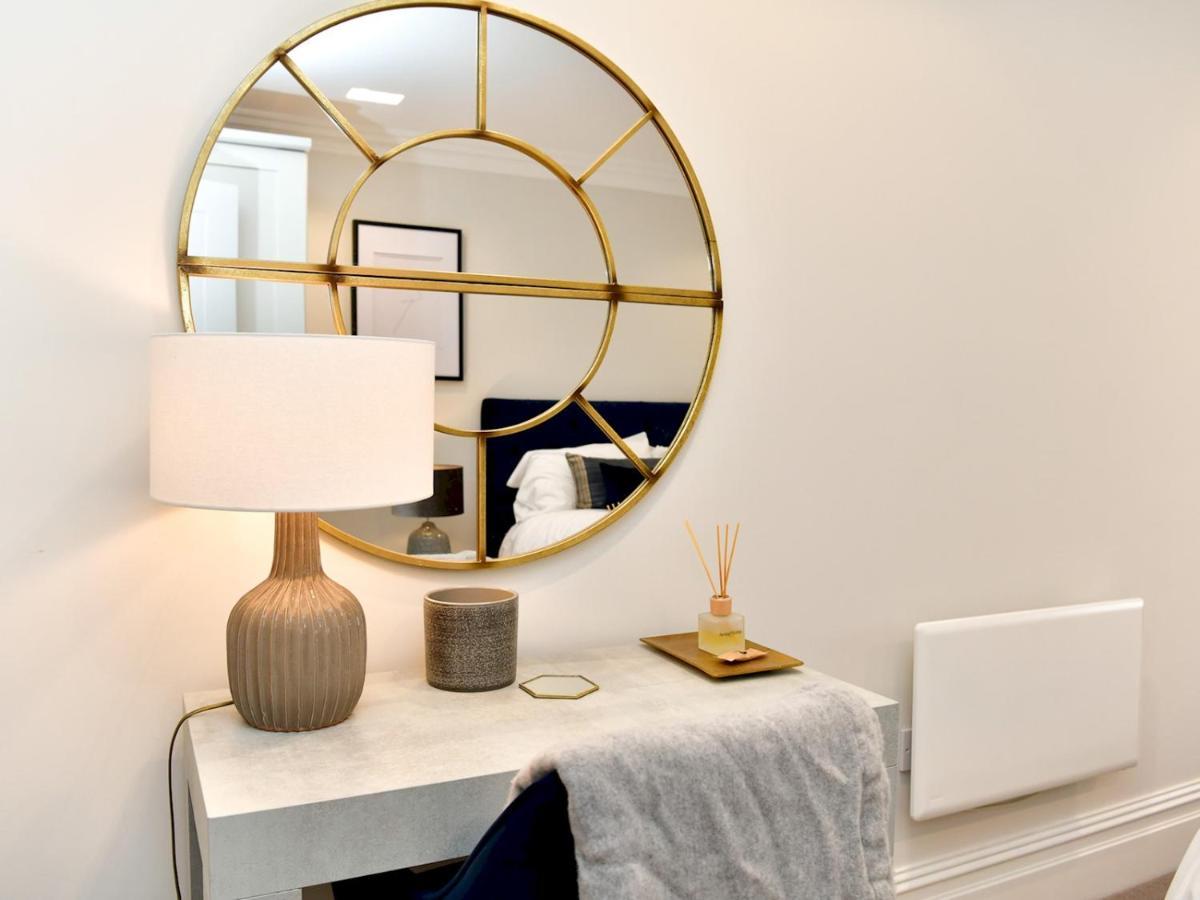 Pass The Keys Beautiful 2 Bed Apartment With Parking In The Bay Cardiff Eksteriør billede