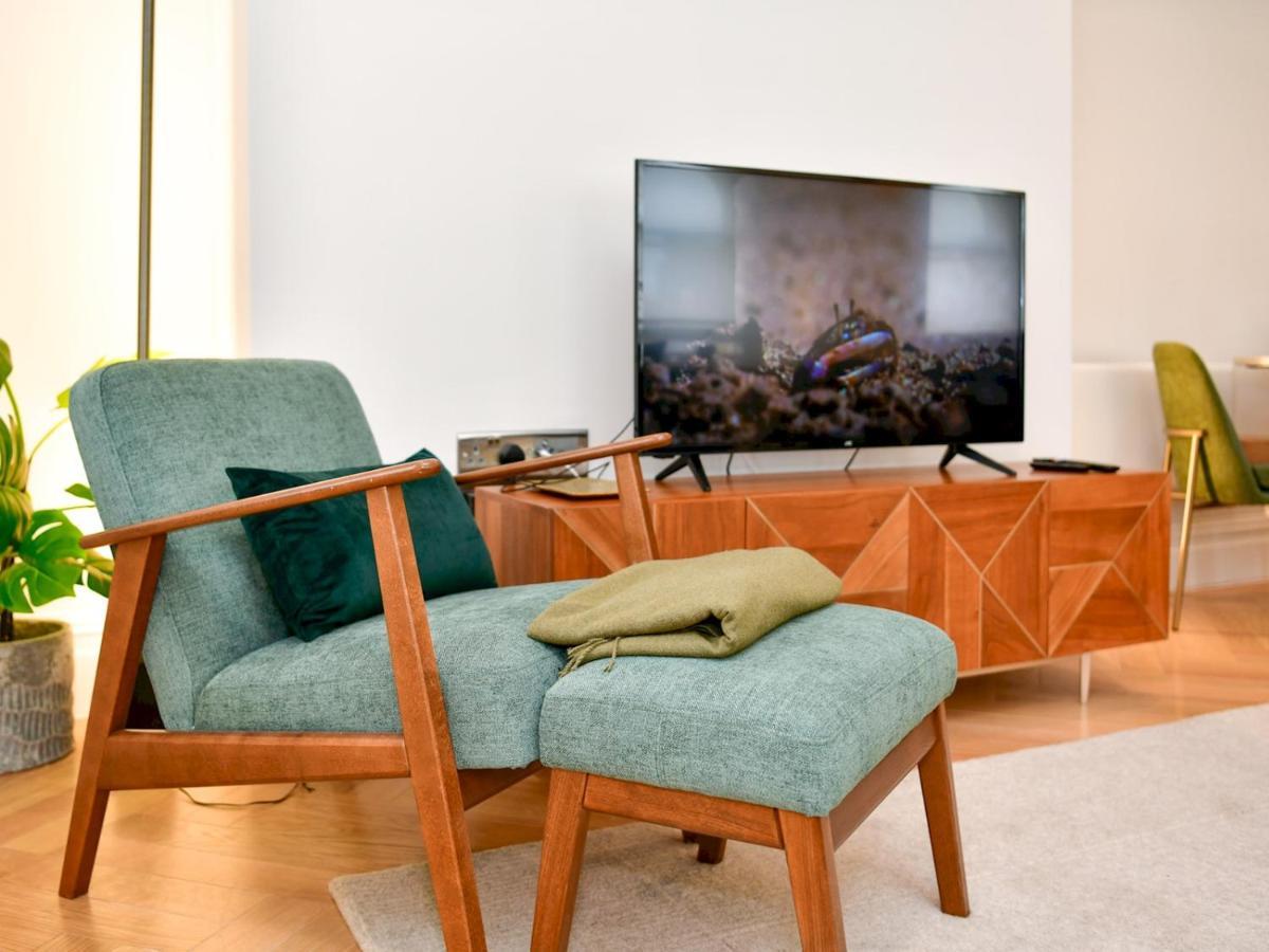 Pass The Keys Beautiful 2 Bed Apartment With Parking In The Bay Cardiff Eksteriør billede