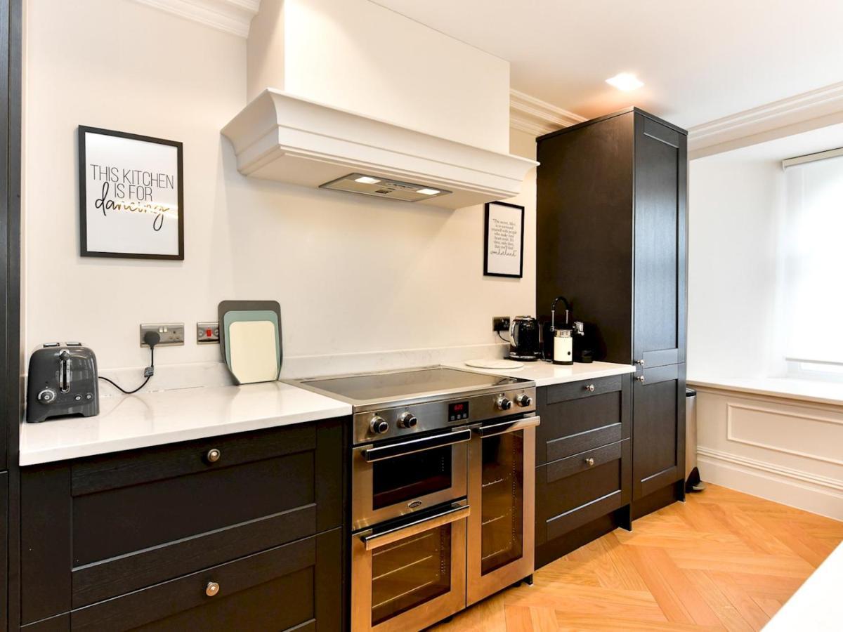 Pass The Keys Beautiful 2 Bed Apartment With Parking In The Bay Cardiff Eksteriør billede